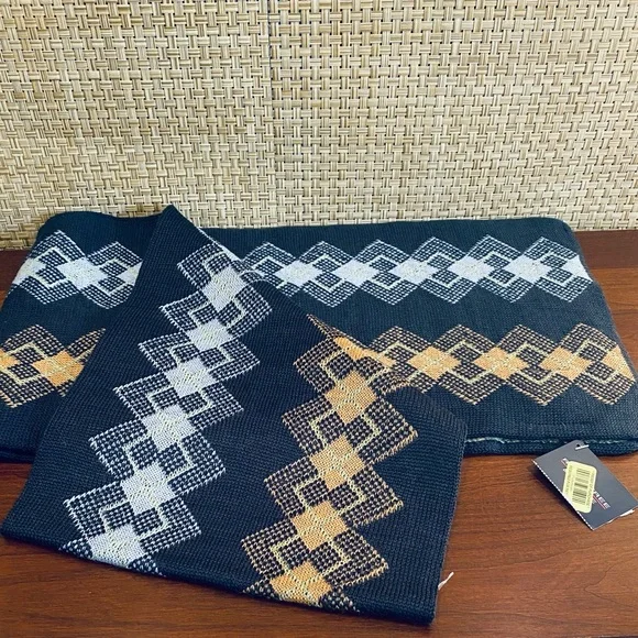 🌟2xHP🌟NWT Gray/Blue Argyle Fine Knit Wool Blend Scarf by Roundtree & York - Picture 1 of 8